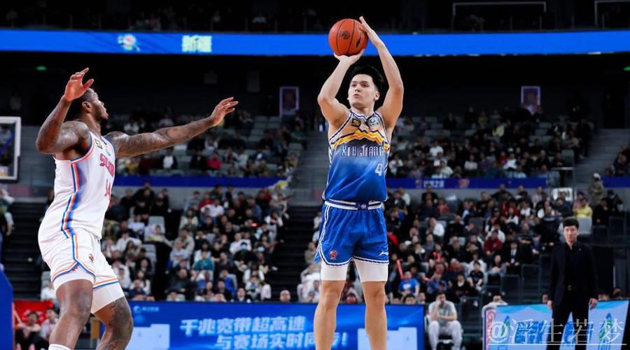 伊力福拉提末节爆发连得12分 新疆险胜上海6分 伊力福拉提末节爆发连得12分 新疆险胜上海6分