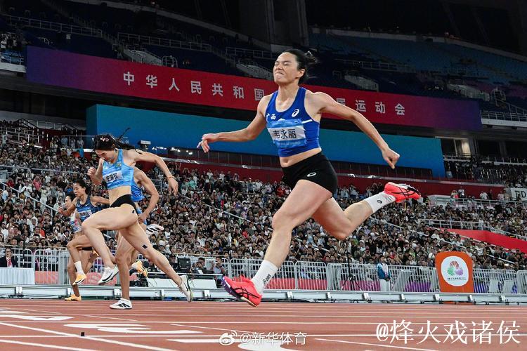 全运会百米大战迎新王 “小孩姐”破亚洲青年纪录 全运会百米大战迎新王 “小孩姐”破亚洲青年纪录